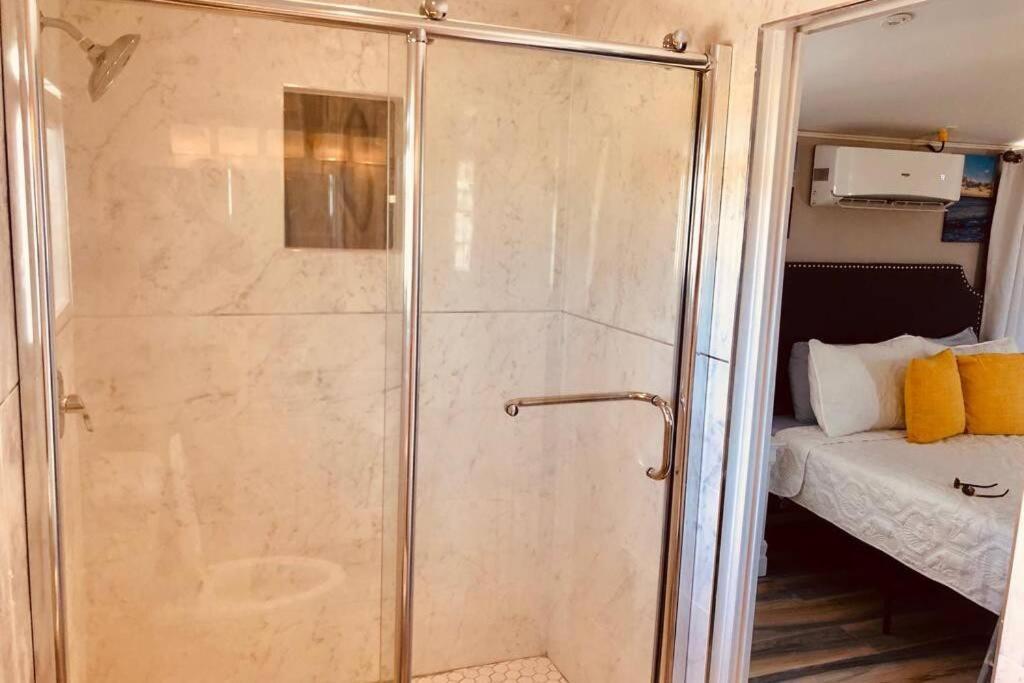 King & Queen Suite #8 ナッソー エクステリア 写真